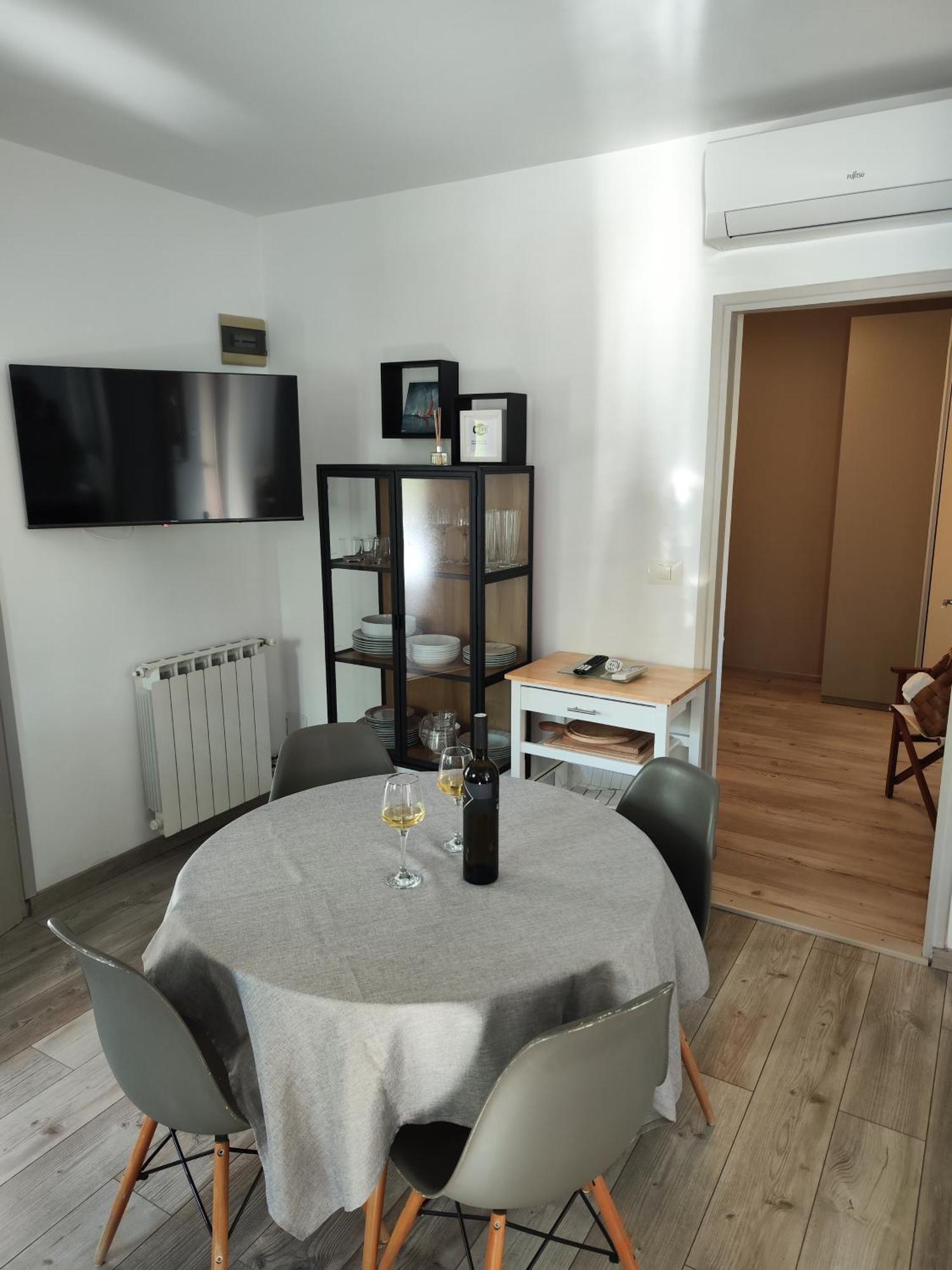 Apartments Val Ровинь Экстерьер фото