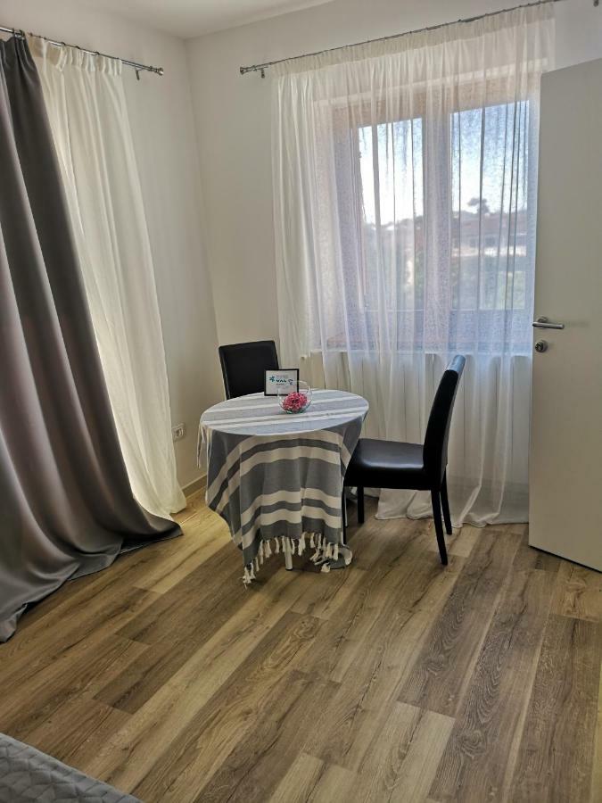 Apartments Val Ровинь Экстерьер фото