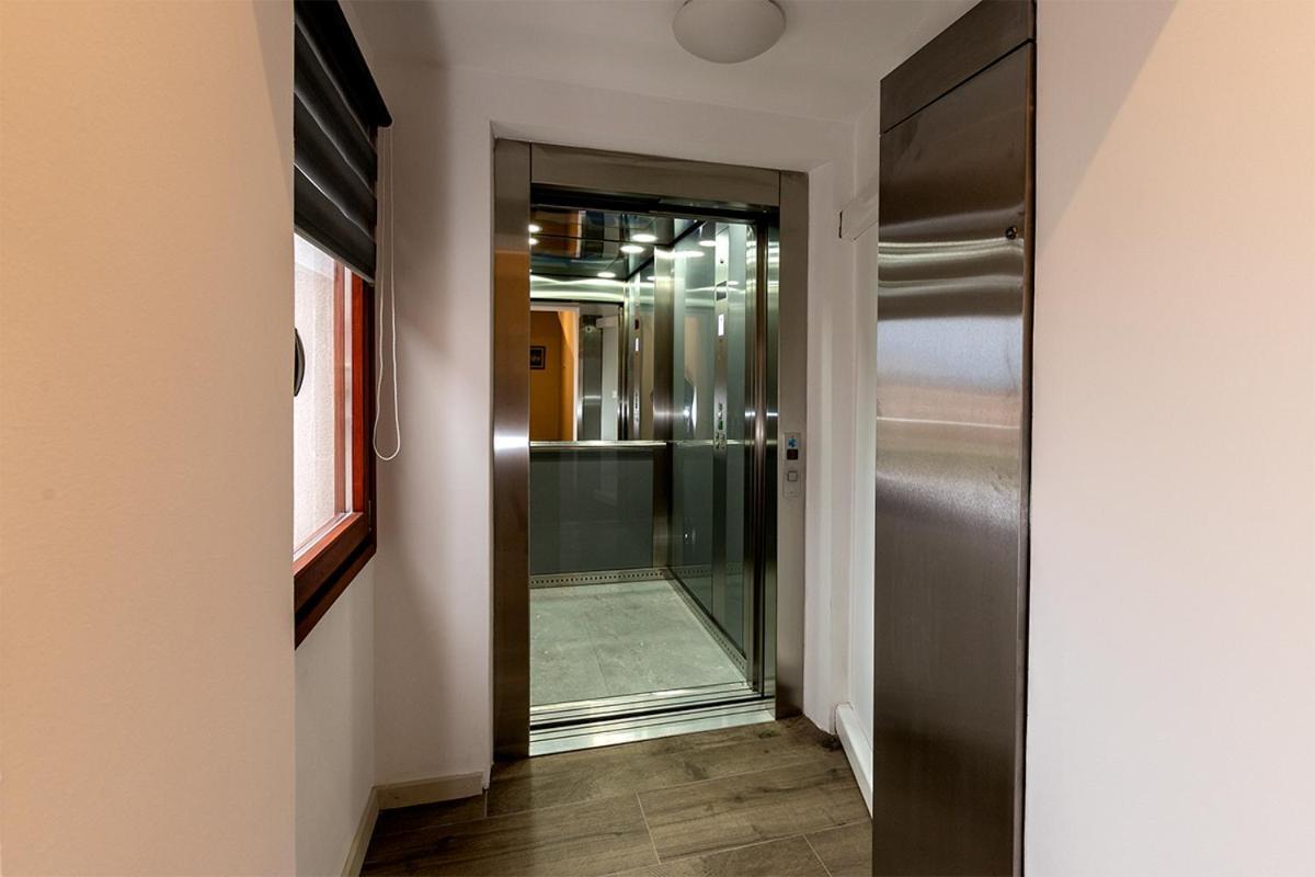 Apartments Val Ровинь Экстерьер фото
